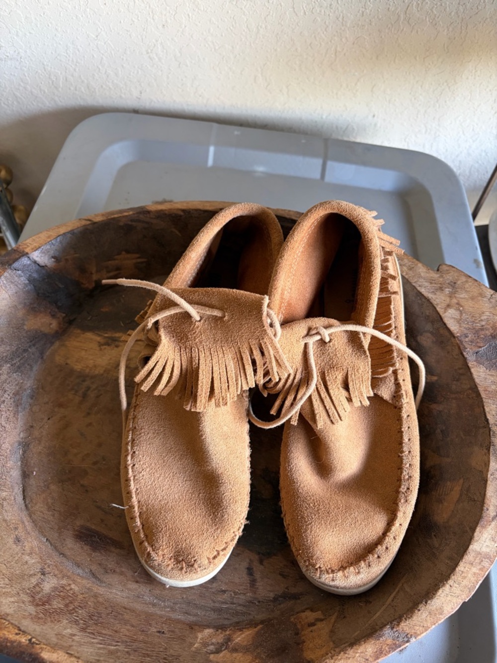 Minnetonka Men's Suede Fringe Moccasins in Tan